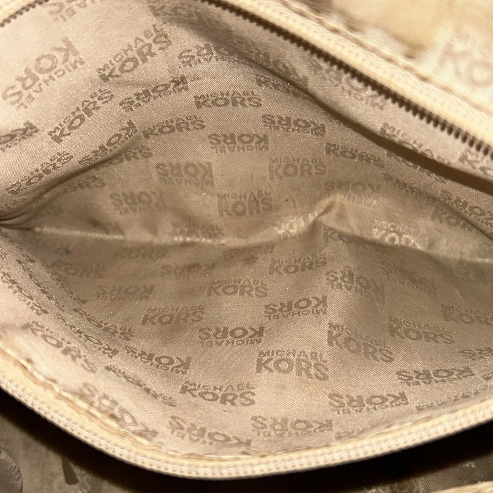Pre loved Michael Kors pebbled leather satchel